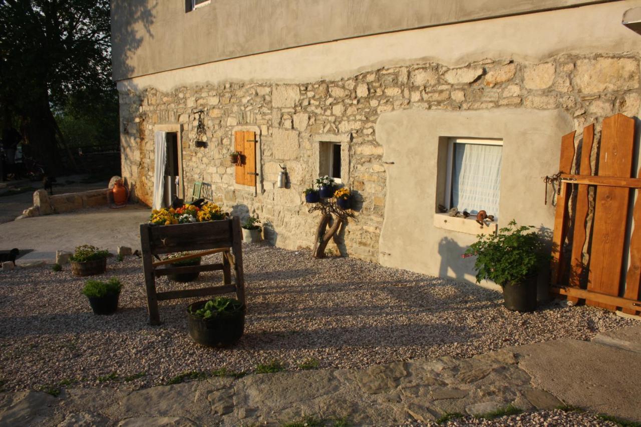 Apartamento Kuca Za Odmor Lana Kršan Exterior foto